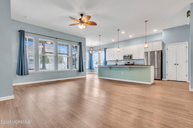 5 Ashburn Avenue, Manahawkin, NJ 08050