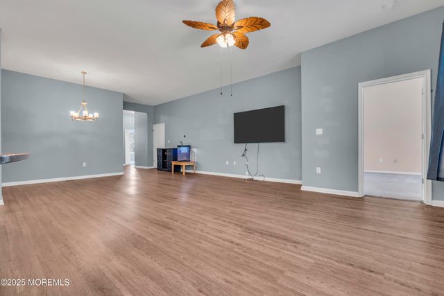 5 Ashburn Avenue, Manahawkin, NJ 08050