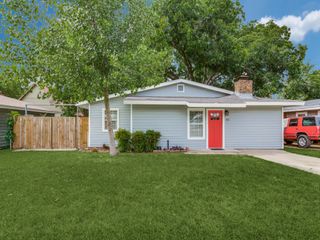 512 Bluebonnet Drive, Hurst, TX 76053