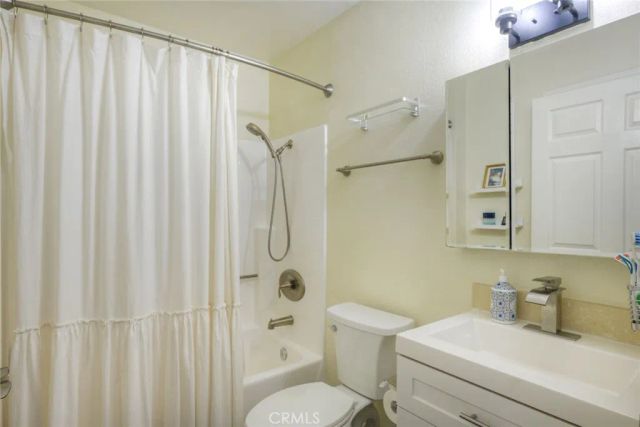 22196 Caminito Zaragoza, Laguna Hills, CA 92653