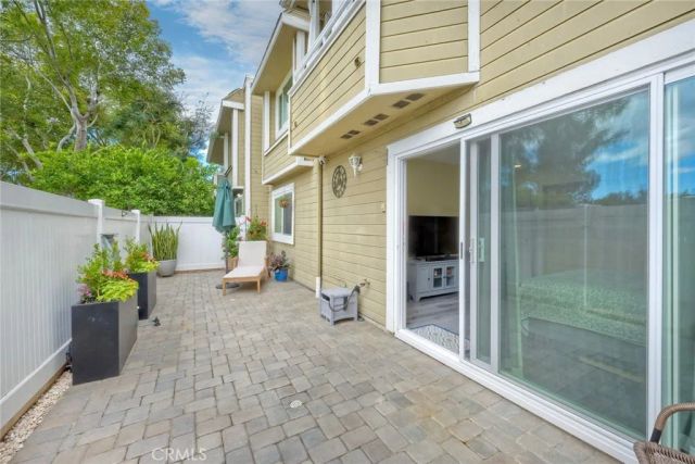 22196 Caminito Zaragoza, Laguna Hills, CA 92653