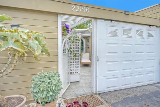 22196 Caminito Zaragoza, Laguna Hills, CA 92653