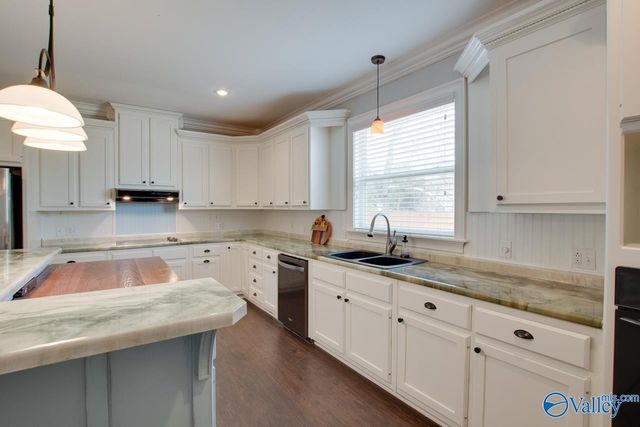 7408 Hickory Hill Lane, Huntsville, AL 35802