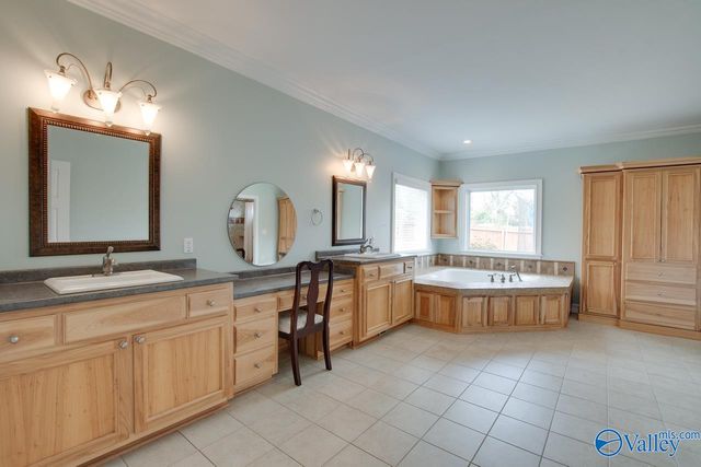 7408 Hickory Hill Lane, Huntsville, AL 35802