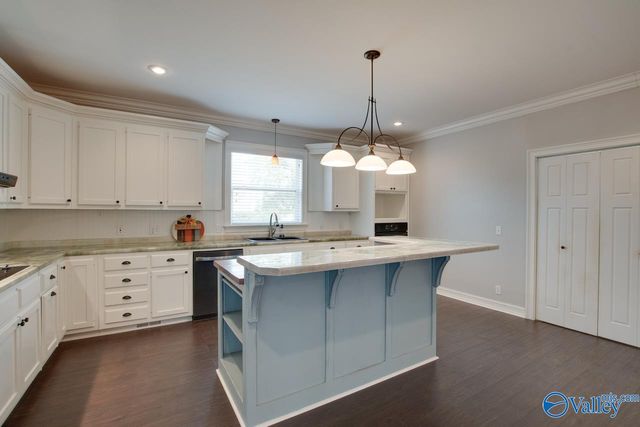 7408 Hickory Hill Lane, Huntsville, AL 35802