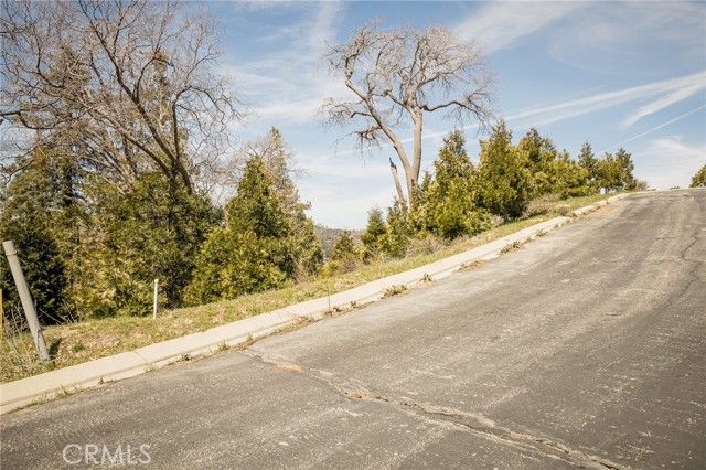 226 Hidden Forest Road, Lake Arrowhead, CA 92352
