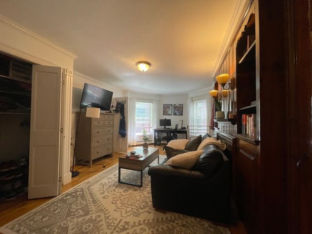 218 Newbury 4RR, Boston, MA 02116