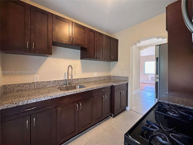 965 Bay Dr 8, Miami Beach, FL 33141
