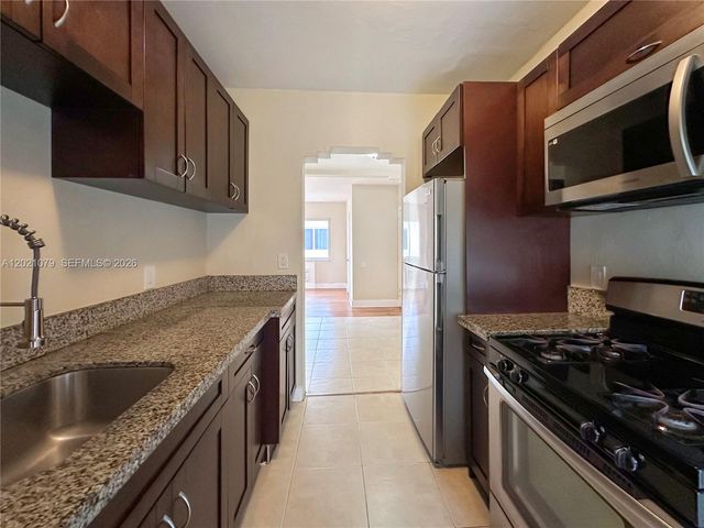 965 Bay Dr 8, Miami Beach, FL 33141