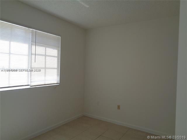 3271 Sabal Palm Mnr 103, Davie, FL 33024