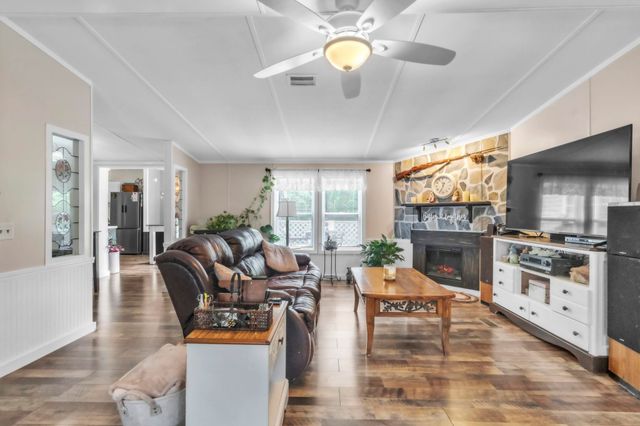 193 Penland Road, Inman, SC 29349