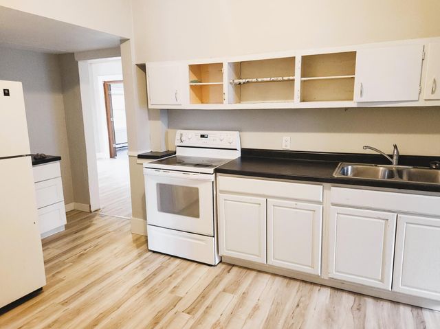 221 E 8th Street, Winona, MN 55987