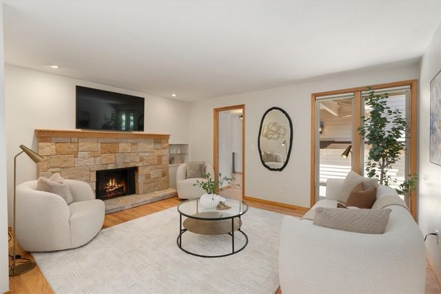 15010 SE 46th Way, Bellevue, WA 98006
