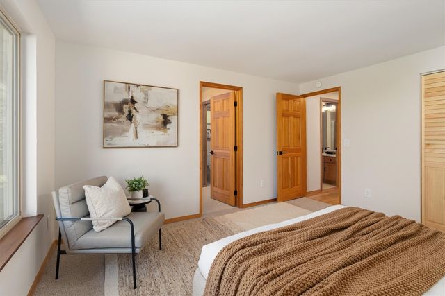 15010 SE 46th Way, Bellevue, WA 98006