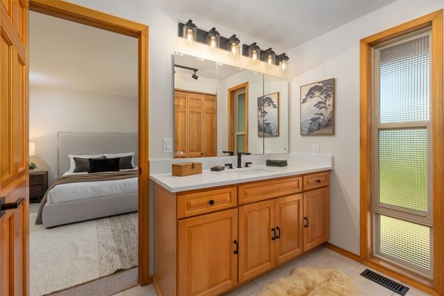 15010 SE 46th Way, Bellevue, WA 98006