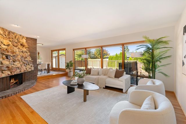 15010 SE 46th Way, Bellevue, WA 98006