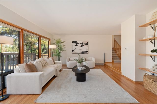 15010 SE 46th Way, Bellevue, WA 98006