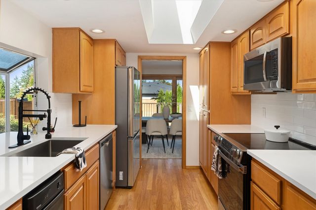 15010 SE 46th Way, Bellevue, WA 98006