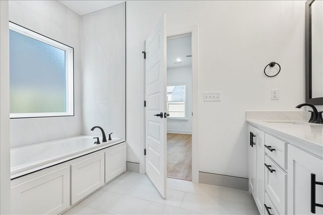 6909 SW Orange Avenue, Bentonville, AR 72713