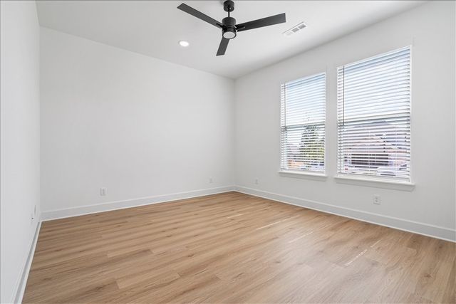 6909 SW Orange Avenue, Bentonville, AR 72713