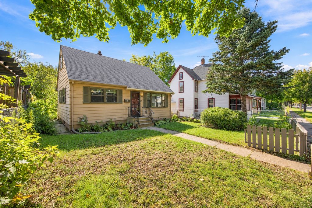 920 Magnolia Avenue E, Saint Paul, MN 55106 — exterior