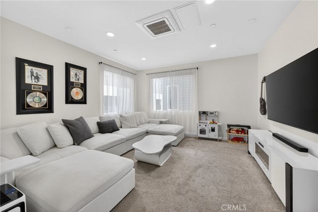 821 Brickyard, Costa Mesa, CA 92627