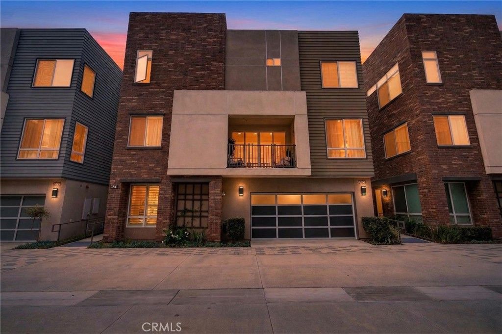 821 Brickyard, Costa Mesa, CA 92627