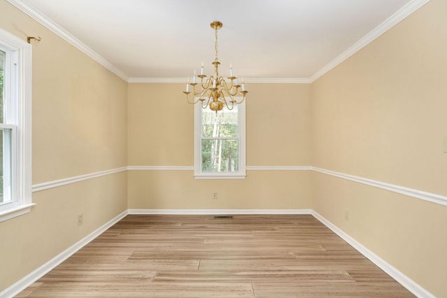 4 CANNON KNOLLS DR, Fredericksburg, VA 22406