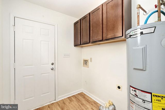 4 CANNON KNOLLS DR, Fredericksburg, VA 22406