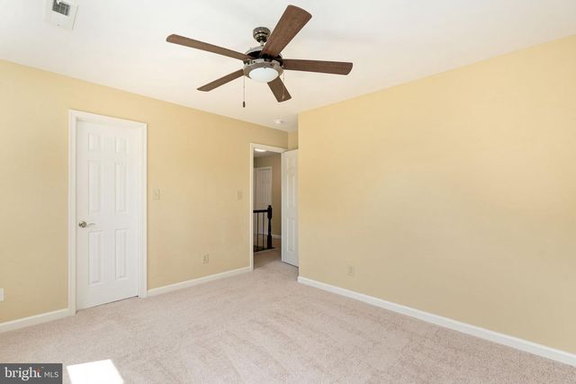 4 CANNON KNOLLS DR, Fredericksburg, VA 22406