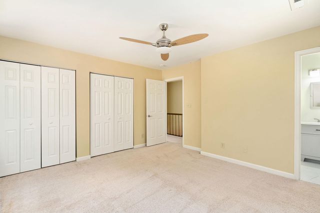 4 CANNON KNOLLS DR, Fredericksburg, VA 22406