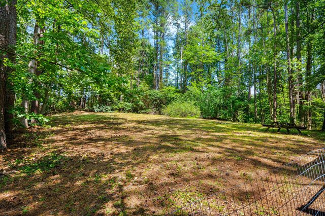 4 CANNON KNOLLS DR, Fredericksburg, VA 22406