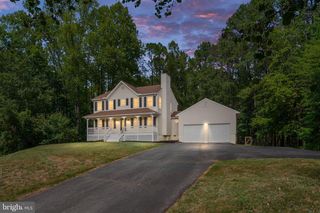 4 CANNON KNOLLS DR, Fredericksburg, VA 22406
