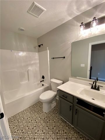 3447 Wicker Street NE, Canton, OH 44721