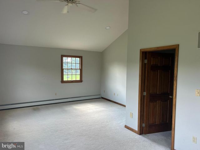 436 PINEVILLE RD, Newtown, PA 18940