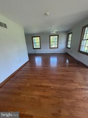 436 PINEVILLE RD, Newtown, PA 18940