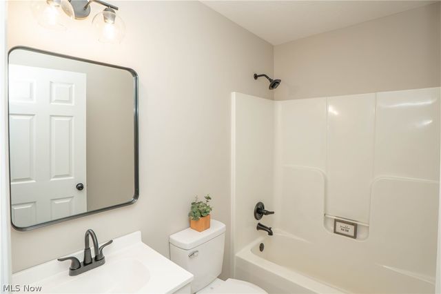 1290 Patriot Place SW, Massillon, OH 44647