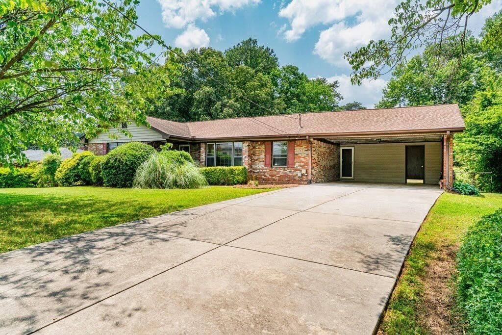 3854 Ridgewood SE Drive, Smyrna, GA 30080