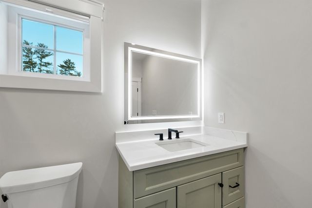 60 White Oaks Rd Unit 11, Laconia, NH 03246