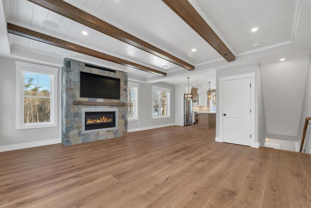 60 White Oaks Rd Unit 11, Laconia, NH 03246