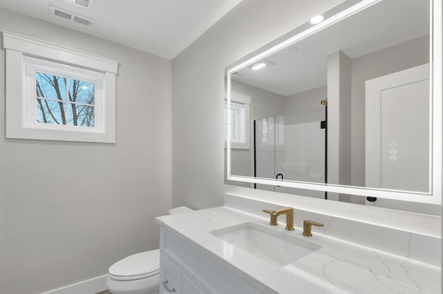 60 White Oaks Rd Unit 11, Laconia, NH 03246