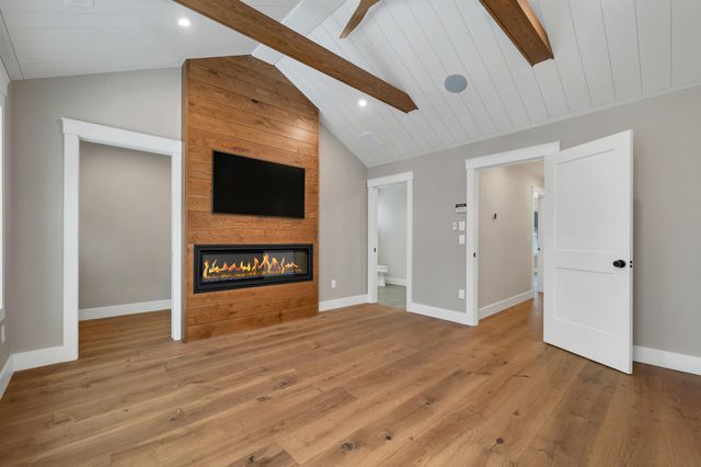 60 White Oaks Rd Unit 11, Laconia, NH 03246