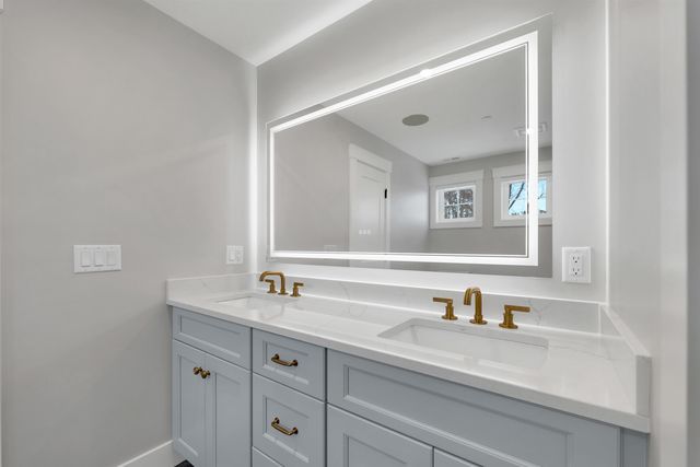 60 White Oaks Rd Unit 11, Laconia, NH 03246