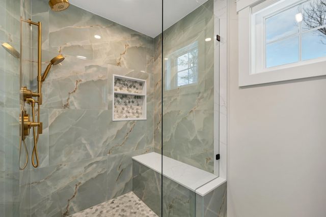 60 White Oaks Rd Unit 11, Laconia, NH 03246