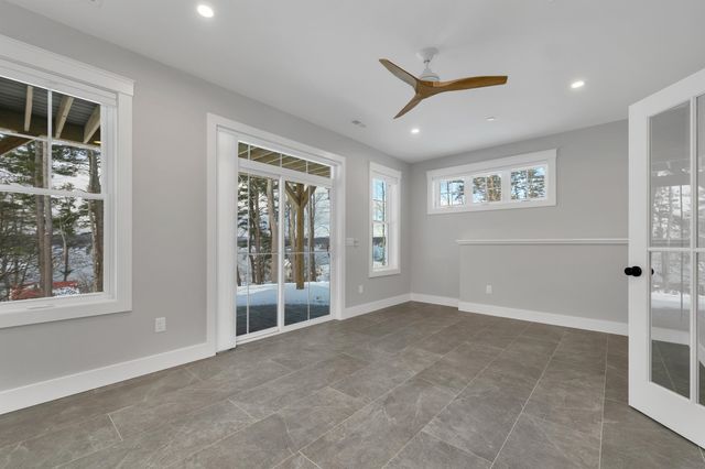 60 White Oaks Rd Unit 11, Laconia, NH 03246
