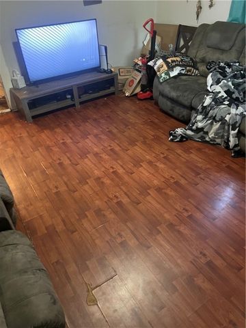 913 N Liberty Street, New Castle, PA 16102