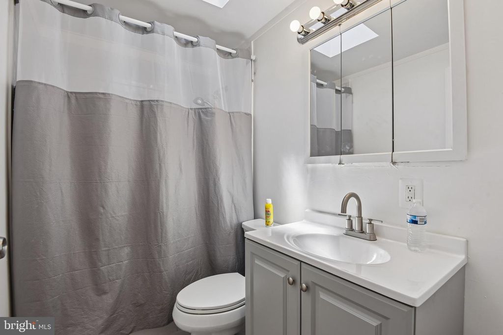 Image 14 of property listing at 7905 EASTDALE RD, Baltimore, MD 21224