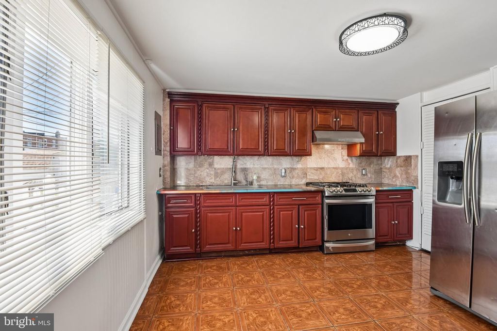 Image 4 of property listing at 7905 EASTDALE RD, Baltimore, MD 21224