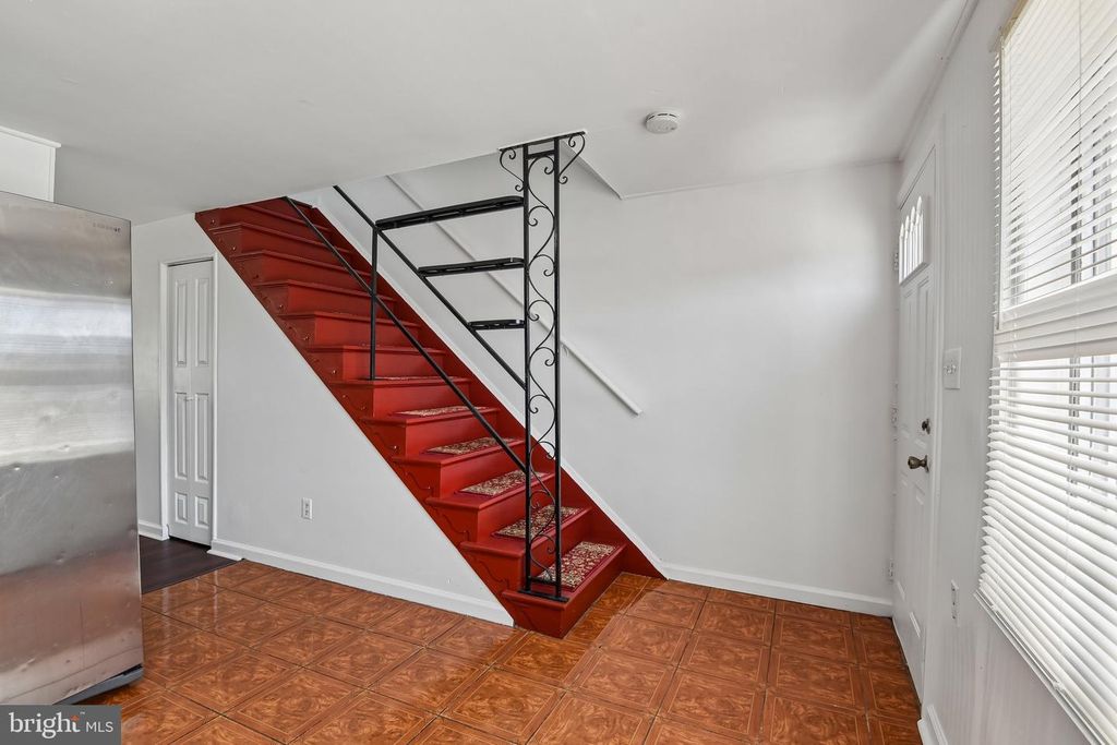 Image 7 of property listing at 7905 EASTDALE RD, Baltimore, MD 21224