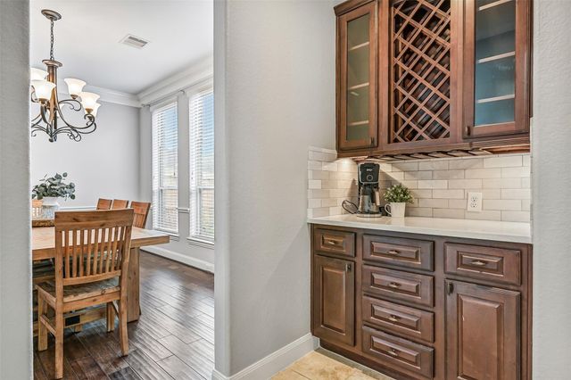 1008 Point Isabel Lane, Friendswood, TX 77546